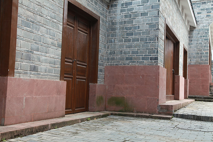 传统客家古建筑红砂岩石材石基
